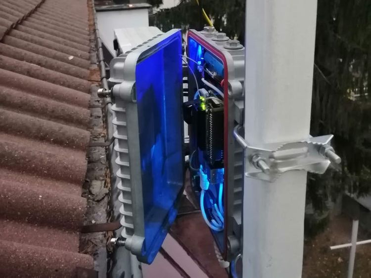 LoRaWAN Outdoor DIY Gateway with RAK2245 Pi HAT + RPi 3B+ + IP67 Enclosure + Batteries